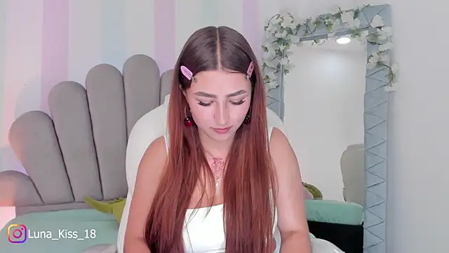 Snapshot of Luna_kiss_18 chatting on 01/17/26, 04:50 Luna kiss 18 online show from 01/17/26, 04:50