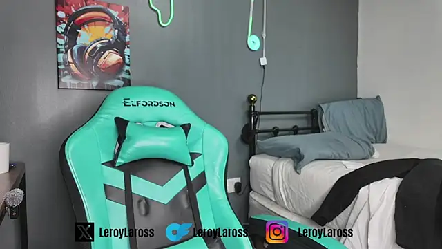 Snapshot of l-laross chatting on 05/16/26, 02:27 l-laross online show from 05/16/26, 02:27