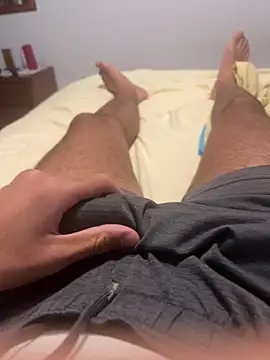 Snapshot of aminebigdick chatting on 01/12/26, 01:22 aminebigdick online show from 01/12/26, 01:22