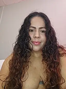 Snapshot of _Zhamira chatting on 02/05/26, 03:16 Zhamira online show from 02/05/26, 03:16