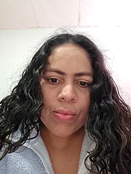 Snapshot of _Zhamira chatting on 02/06/26, 03:59 Zhamira online show from 02/06/26, 03:59