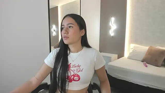 Snapshot of mia_slora chatting on 05/21/26, 12:12 mia slora online show from 05/21/26, 12:12