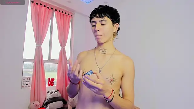 Maiky Cooper01 online show from 04/18/26, 03:16