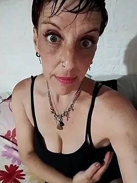 Snapshot of Juguetonafogosa5 chatting on 02/04/26, 10:47 Juguetonafogosa5 online show from 02/04/26, 10:47