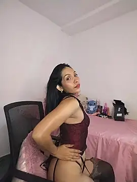 Lady Crimson online show from 01/15/26, 08:01