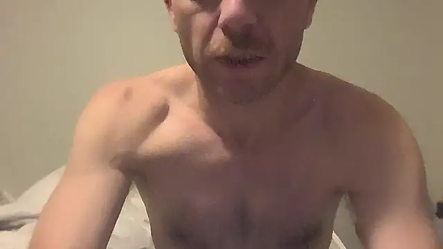 Snapshot of FrankieFuckMe chatting on 02/02/26, 05:28 FrankieFuckMe online show from 02/02/26, 05:28