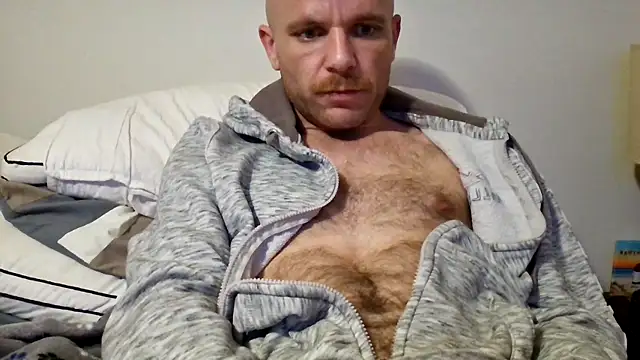 Snapshot of FrankieFuckMe chatting on 02/07/26, 03:10 FrankieFuckMe online show from 02/07/26, 03:10