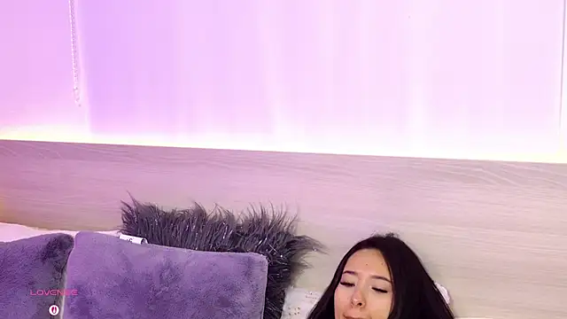 AliceeBloom online show from 04/30/26, 01:50