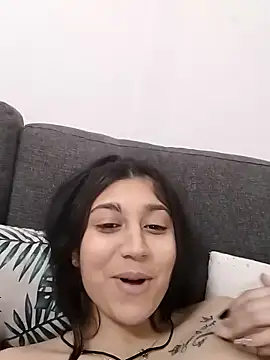 Roxanamadia online show from 02/15/26, 05:20