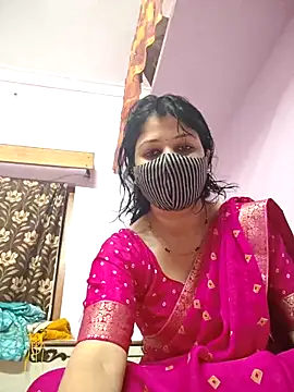 Snapshot of Priyaji7575 chatting on 02/01/26, 06:23 Priyaji7575 online show from 02/01/26, 06:23