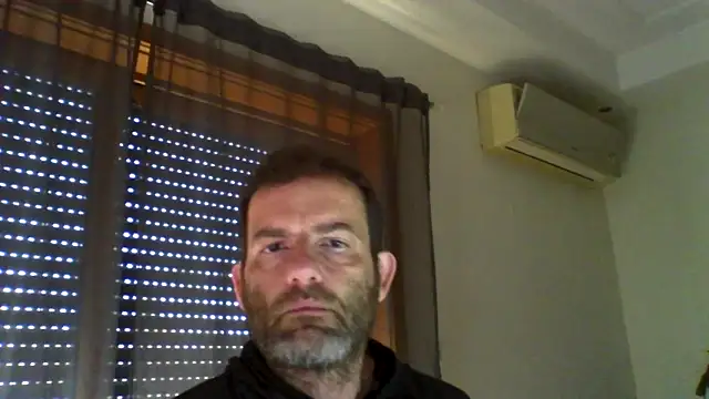 Snapshot of _grj1 chatting on 02/05/26, 09:25 grj1 online show from 02/05/26, 09:25