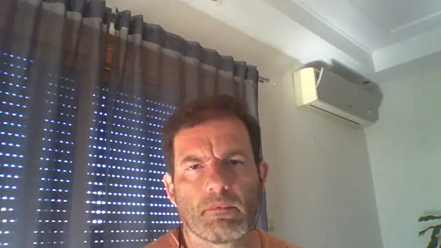 Snapshot of _grj1 chatting on 06/19/26, 08:18 grj1 online show from 06/19/26, 08:18