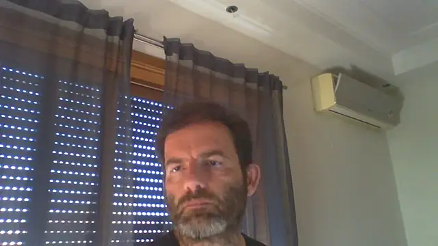 Snapshot of _grj1 chatting on 07/08/26, 08:08 grj1 online show from 07/08/26, 08:08