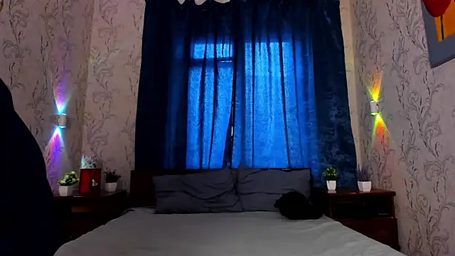 Snapshot of JessicaBeverly_ chatting on 05/22/26, 01:28 JessicaBeverly online show from 05/22/26, 01:28