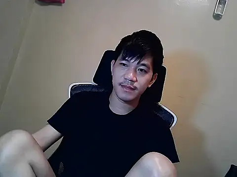 Snapshot of asian_guy67 chatting on 07/02/26, 12:10 asian guy67 online show from 07/02/26, 12:10