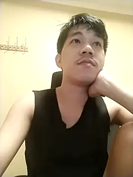Snapshot of asian_guy67 chatting on 07/03/26, 05:52 asian guy67 online show from 07/03/26, 05:52