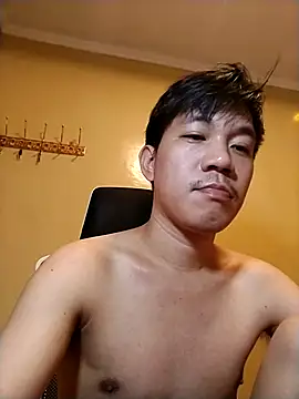 Snapshot of asian_guy67 chatting on 07/08/26, 11:53 asian guy67 online show from 07/08/26, 11:53
