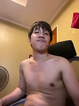 Snapshot of asian_guy67 chatting on 08/05/26, 04:54 asian guy67 online show from 08/05/26, 04:54
