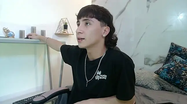 XanderGrey8 online show from 04/01/26, 07:22