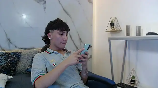 XanderGrey8 online show from 04/19/26, 07:38