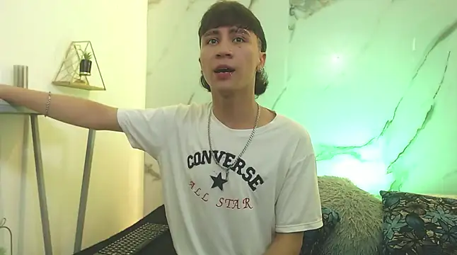 XanderGrey8 online show from 04/22/26, 06:53