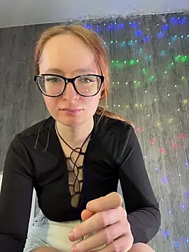 Snapshot of coy_girl_ chatting on 02/07/26, 11:58 coy girl online show from 02/07/26, 11:58