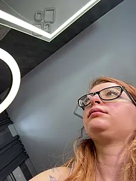 Snapshot of coy_girl_ chatting on 02/12/26, 11:05 coy girl online show from 02/12/26, 11:05