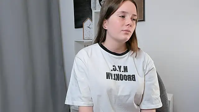 GenevieNyreen online show from 01/12/26, 11:26