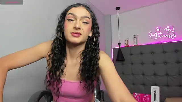 scarletcherry18 online show from 07/17/26, 03:13