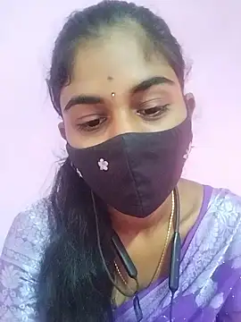 Snapshot of Tamil_Hot_RoyalQueen chatting on 01/14/26, 03:01 Tamil Hot RoyalQueen online show from 01/14/26, 03:01