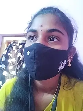 Snapshot of Tamil_Hot_RoyalQueen chatting on 01/15/26, 03:44 Tamil Hot RoyalQueen online show from 01/15/26, 03:44