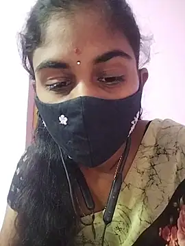 Snapshot of Tamil_Hot_RoyalQueen chatting on 01/15/26, 05:27 Tamil Hot RoyalQueen online show from 01/15/26, 05:27