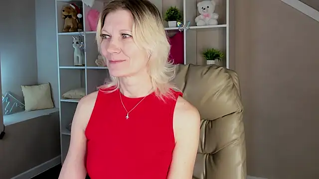 Julie Lucas online show from 03/11/26, 12:38