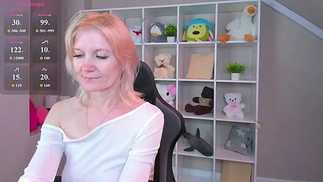 Julie Lucas online show from 07/14/26, 08:41