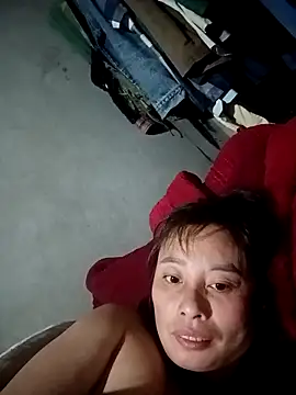 Snapshot of kaia-cam chatting on 02/20/26, 09:37 kaia-cam online show from 02/20/26, 09:37