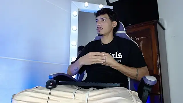 Snapshot of Yankees_xxx chatting on 02/04/26, 08:36 Yankees xxx online show from 02/04/26, 08:36