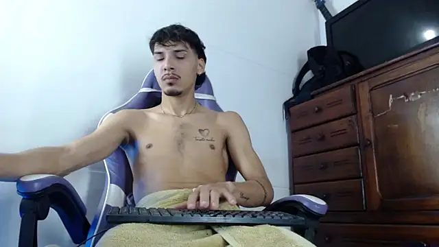 Snapshot of Yankees_xxx chatting on 02/08/26, 12:41 Yankees xxx online show from 02/08/26, 12:41