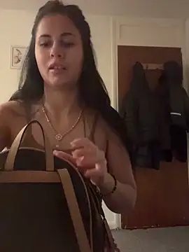 Snapshot of AmbeerGlow chatting on 01/15/26, 05:27 AmbeerGlow online show from 01/15/26, 05:27