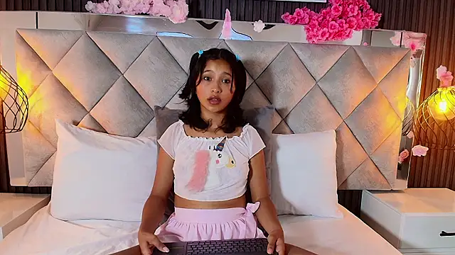 Real virgin Pussy online show from 02/21/26, 07:48