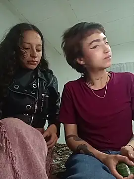 AlexxaAndRileyy online show from 05/01/26, 03:11