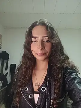 AlexxaAndRileyy online show from 05/01/26, 07:18