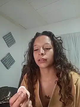 AlexxaAndRileyy online show from 05/26/26, 02:02