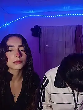 AlexxaAndRileyy online show from 06/06/26, 07:40