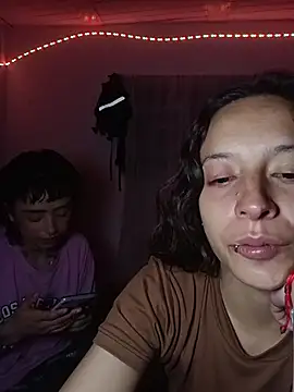 AlexxaAndRileyy online show from 07/03/26, 02:18