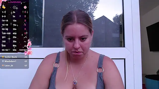 Mia lou05 online show from 07/12/26, 07:49