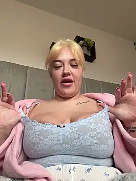 Princess-ivyxoxo online show from 02/18/26, 10:00