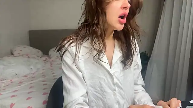 Miss MiaMIA online show from 01/15/26, 04:28