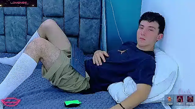 SamBoycash  online show from 01/15/26, 07:39