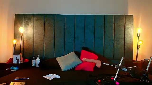 Ethan Briggs  online show from 03/25/26, 03:34