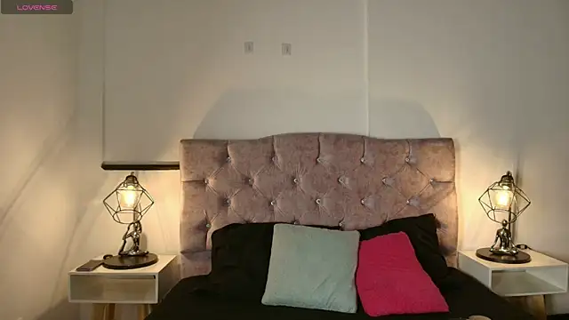 Ethan Briggs  online show from 04/03/26, 03:48